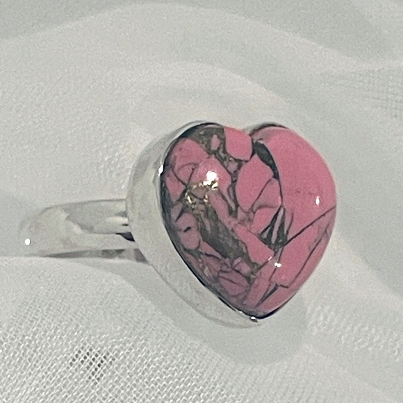 Pink Turquoise Solid Sterling Silver Heart Ring - Picture 4 of 9